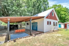 Cottage w/Game Room, Fire Pit & Fenced-in yard - Image 2
