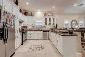 Premium 3/2 Home in the Heart of Houston Heights - Image 3