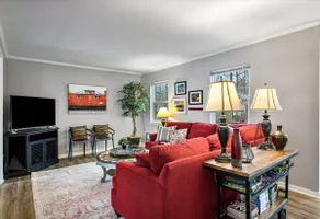 Charming 3-Bedroom Home in Heart of Ashland - Image 5