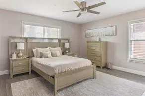 Family-friendly, 3 bedrooms & spacious backyard! - Image 2