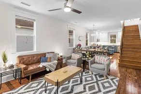 Luxurious + Spacious 3 BR In Midtown, LARGE backyard, Near food+Bar - Image 2
