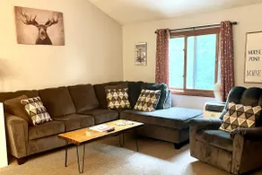 Dog friendly getaway w/ hot tub, sauna and skiing! - Image 4