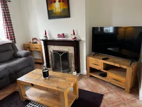 Cheerful 3 bedroom cottage near beach and village - Image 4