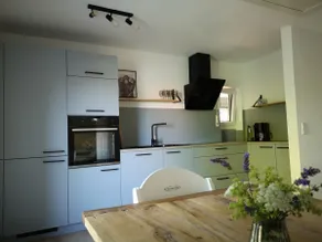 Spacious vacation home with plenty of room - Image 5