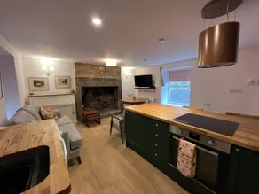 Cheerful 2-bed railway cottage near Hadrian's Wall - Image 2