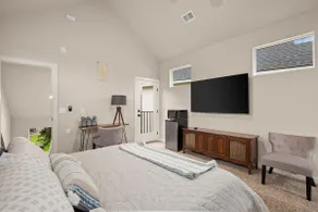 Fresh Studio near Domain w/ FREE Parking On-site - Image 3