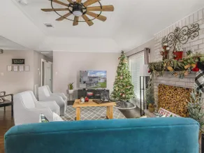 Spacious & cozy house near downtown Houston - Image 2