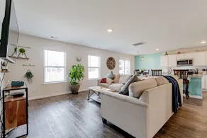 Luxe & Roomy 4 Bd in Columbia Sc Near Fort Jackson - Image 3