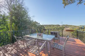 Stunning Home on a Cliff with Gorgeous Views: 5 min to Lakes - Image 2