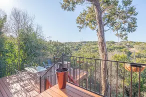 Stunning Home on a Cliff with Gorgeous Views: 5 min to Lakes - Image 4
