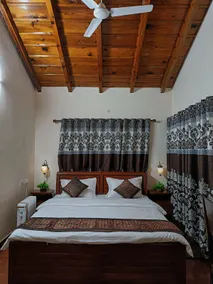 Charmingwood Cottage near Sattal - Image 5