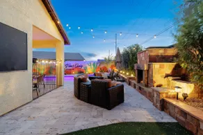 VACATION HOME +GREAT LOCATION +HEATED POOL & MORE! - Image 3