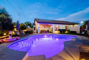 VACATION HOME +GREAT LOCATION +HEATED POOL & MORE! - Image 2