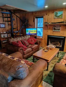 Tamarac Romantic Waterfront Cabin For Two. - Image 2
