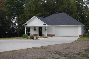 Adorable 1 bedroom Lakeshore Retreat. - Image 2