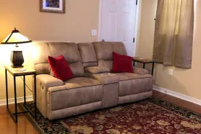 Adorable 1 bedroom Lakeshore Retreat. - Image 4