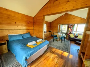 Cosy Cabin #4 at Buddhist Retreat Centre - Image 4