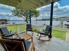 Linda's Lake House Waterfront Home on Lake Conroe - Image 2