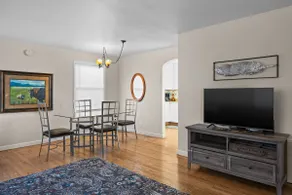 Cheerful and Centrally located 2 Bedroom WyoHome. - Image 3