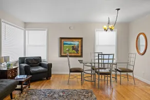 Cheerful and Centrally located 2 Bedroom WyoHome. - Image 2