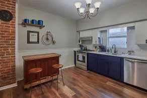 Carillon Cottage - Modern Comfort & Vintage Design - Image 4