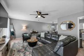 5 Bed Home in Great Neighborhood - Sleeps 10 - Image 5