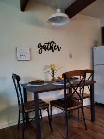 Cozy 1 BR Apartment - Centrally Located - Image 3
