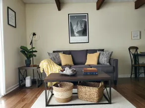 Cozy 1 BR Apartment - Centrally Located - Image 4