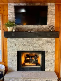 Adorable 2BR Cabin With Deck - Image 4