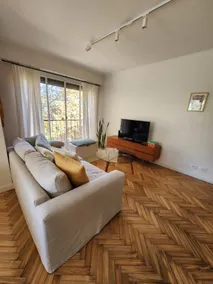 Bright 2-bedroom apartment with terrace & grill! - Image 3
