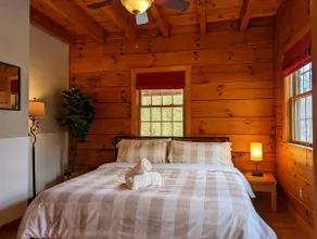 Nido Cabin - Close to attractions, Hot Tub, Game Room, Massage Chair - Image 5