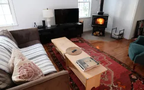 Cheerful 3-bedroom cottage with woodstove - Image 3