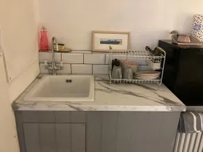 Studio flat on quiet street close to the beach - Image 3