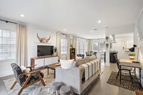 Montrose Retreat (1 King & 2 Queen) - Image 2