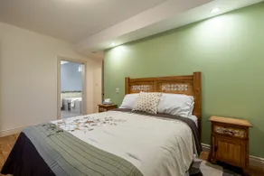 Cozy Southside Suite ~Top 5% ~Free Parking - Image 5