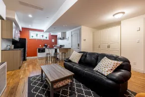 Cozy Southside Suite ~Top 5% ~Free Parking - Image 2
