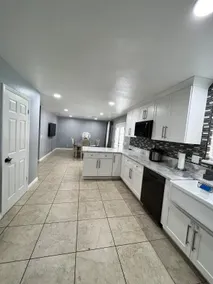 A beautiful house with free parking - Image 3