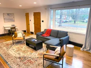 Renovated Modern Home Minutes to Downtown Richmond - Image 5