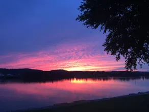 Bee's Place on the Beautiful Ohio River - Image 2