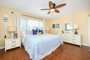 4 Bedroom Home Steps to the Sand in Newport Beach - Image 4