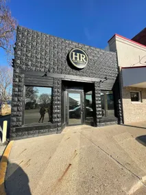 Hotel Rossville offering modern 2 bedroom 2 bath - Image 2