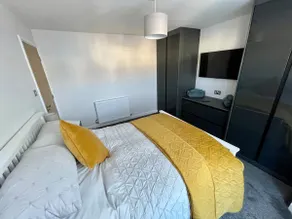 Refurbished luxury apartment by the seaside. - Image 5