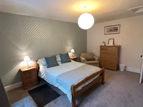 2 bedroom accommodation in Kingsbridge - Image 4