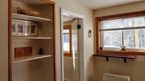 Cute 1-Bedroom *SUITE* with Direct Trail Access - Image 5