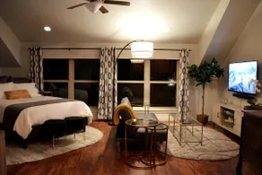 Modern Airy Retreat - Views, Walk to Everything - Image 2