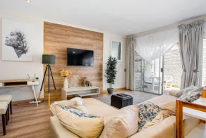 Beautiful Studio apt in Bryanston w/Backup Power - Image 3