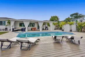 Villa-Pickleball-Soccer-Heated Pool-2 King Masters - Image 3