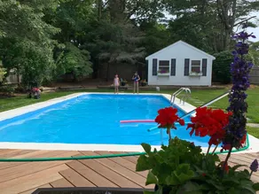 5 bedroom Cape with a pool and large yard - Image 4