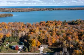 Door County Retreat. Walk to Kangaroo Lake. - Image 5