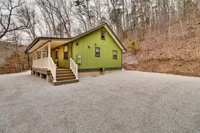 Want to REALLY get away? Round Bottom Roost. Secluded. Close to everything. - Image 2